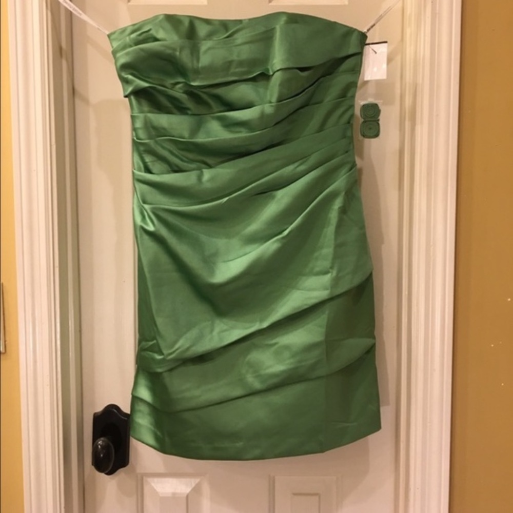 David’s Bridal NWT strapless dress Size 26
